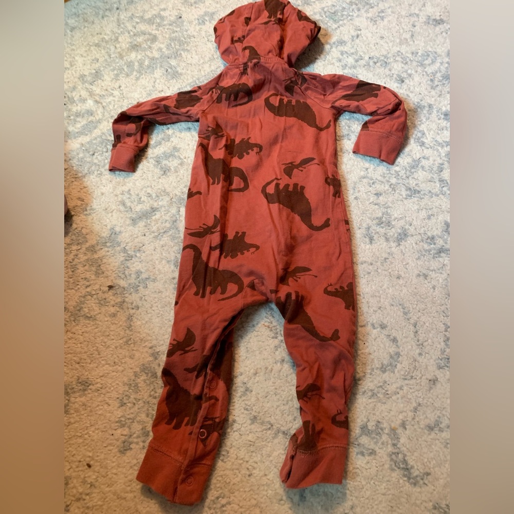 2 carters rompers - Picture 13 of 13